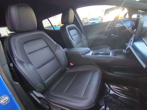 Used 2025 Chevrolet Equinox EV LT w/ Convenience Package image 27