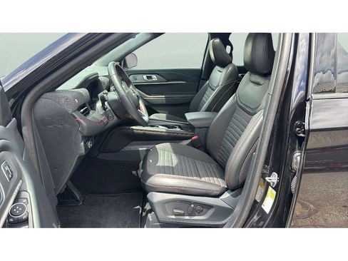 Used 2025 Ford Explorer ST-Line w/ Premium Package AWD/4WD image 12