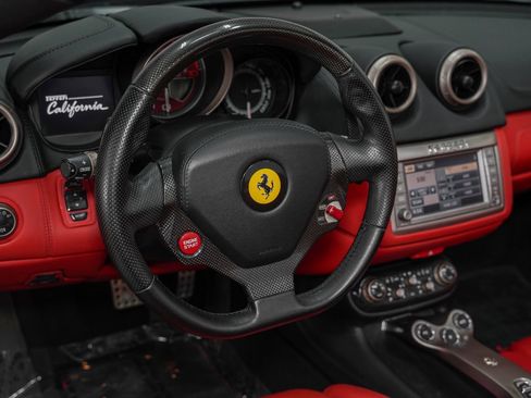 Used 2010 Ferrari California RWD image 43