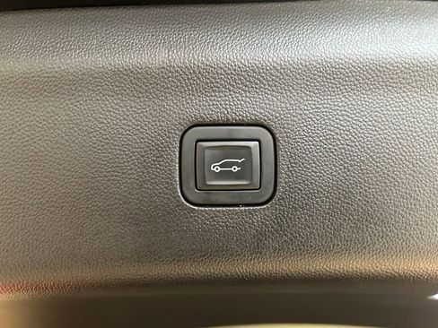 Used 2019 Buick Enclave Essence image 31