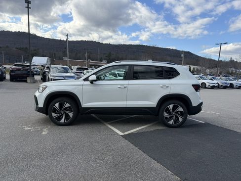 New 2026 Volkswagen Taos SE AWD/4WD image 6