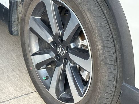 Used 2025 Honda Pilot Touring image 5