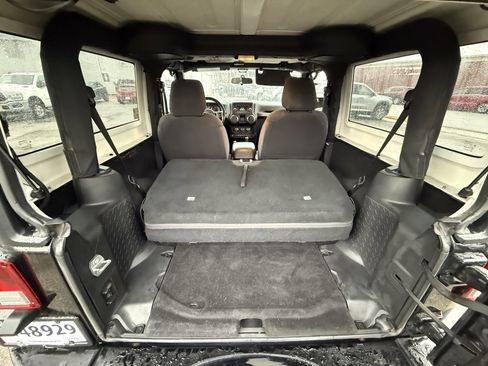 Used 2018 Jeep Wrangler Willys Wheeler image 21