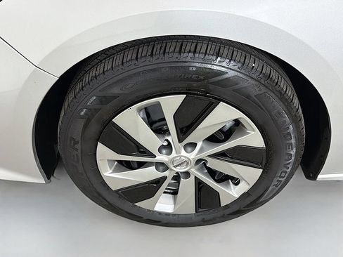 Used 2020 Nissan Altima 2.5 S FWD image 16