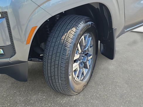 Used 2025 Nissan Frontier SL AWD/4WD image 32