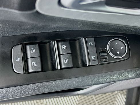 Used 2025 Kia Soul LX w/ LX Technology Package FWD image 15