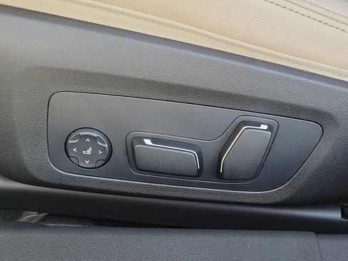 Used 2025 BMW 330i xDrive 330i xDrive image 15