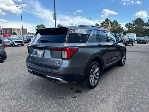 Certified 2025 Ford Explorer Platinum w/ Ultimate Package AWD/4WD image 7