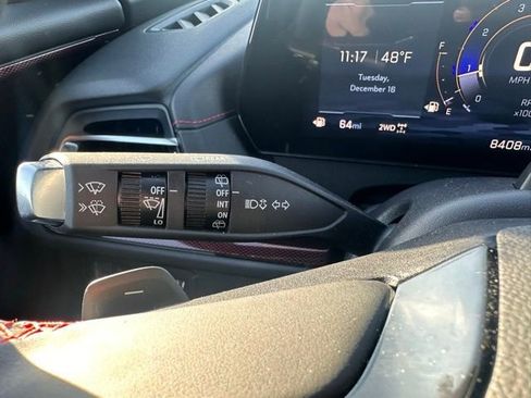 Used 2025 Chevrolet Traverse RS image 18