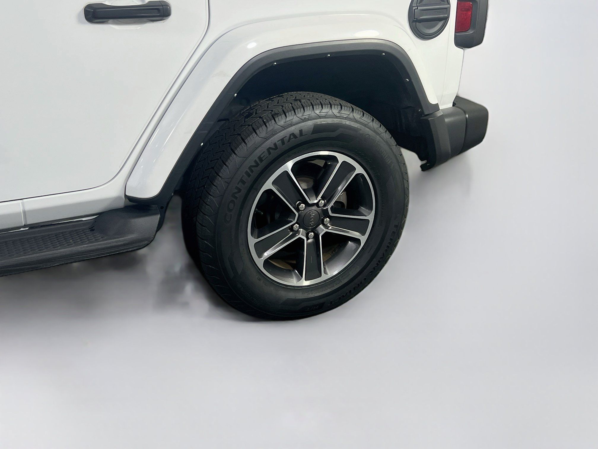 Used 2023 Jeep Wrangler Unlimited Sahara AWD/4WD image 28