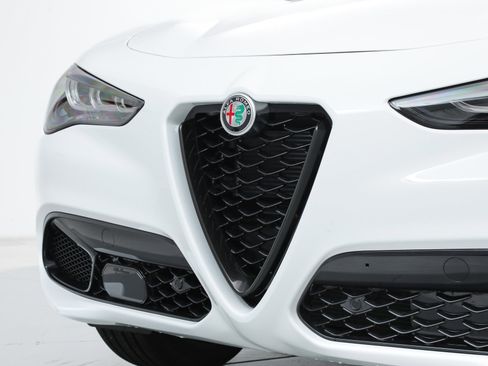 New 2025 Alfa Romeo Stelvio Sprint w/ Convenience Package image 9