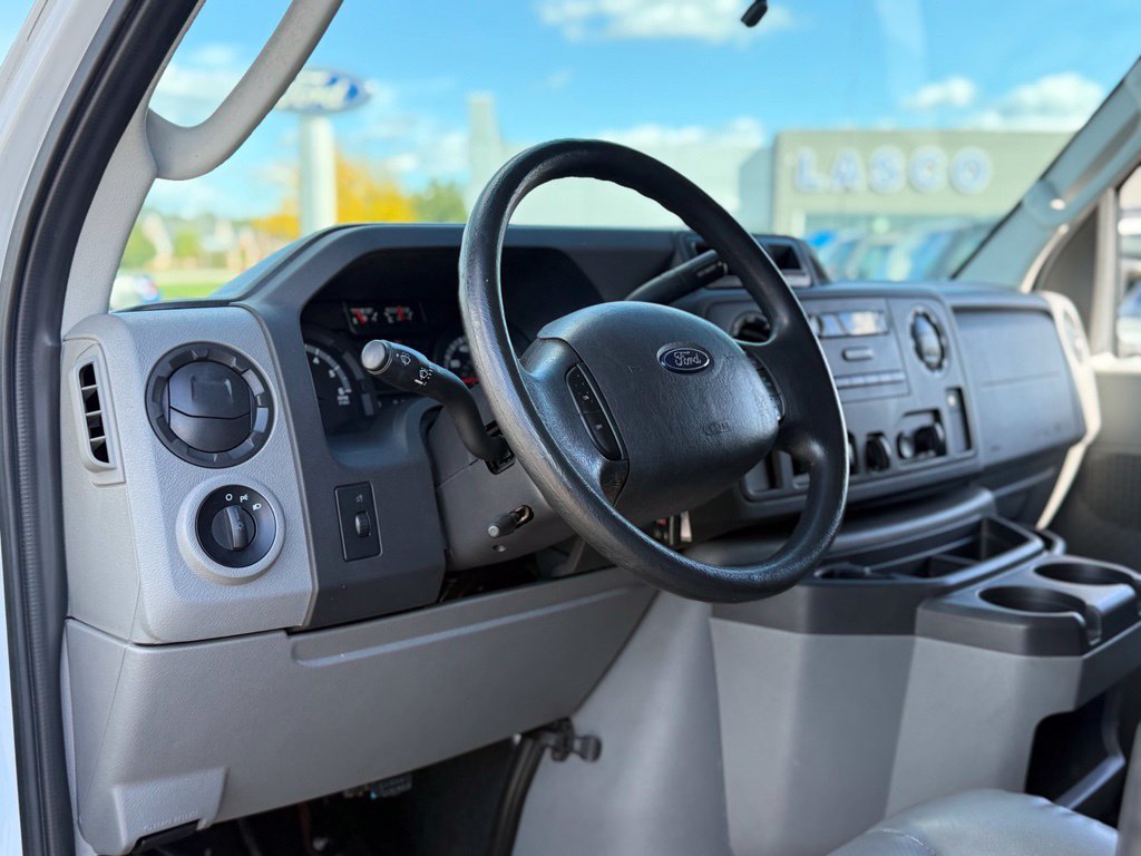 Used 2014 Ford E-350 and Econoline 350 Extended Super Duty RWD image 9