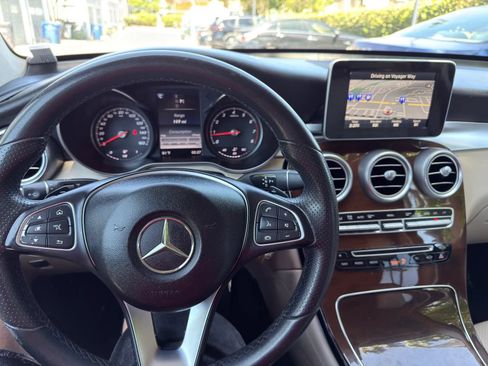 Used 2017 Mercedes-Benz GLC 300 image 11