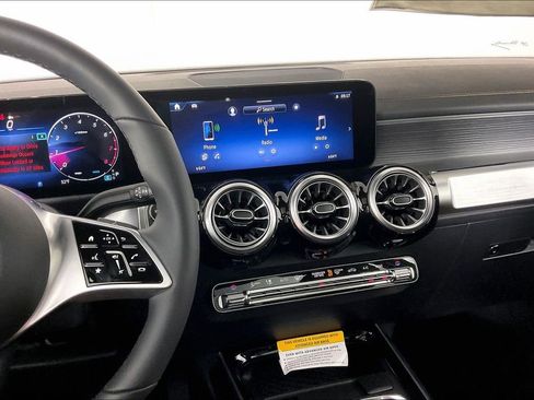 New 2026 Mercedes-Benz GLB 250 4MATIC image 7
