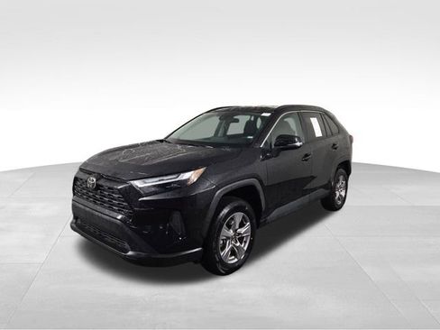 Used 2025 Toyota RAV4 XLE image 2