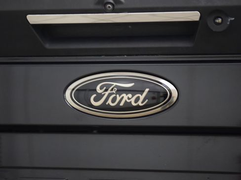 Used 2022 Ford F250 Lariat w/ Black Appearance Package AWD/4WD image 27
