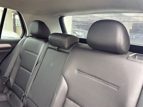 Used 2017 Volkswagen Golf Wolfsburg Edition image 32