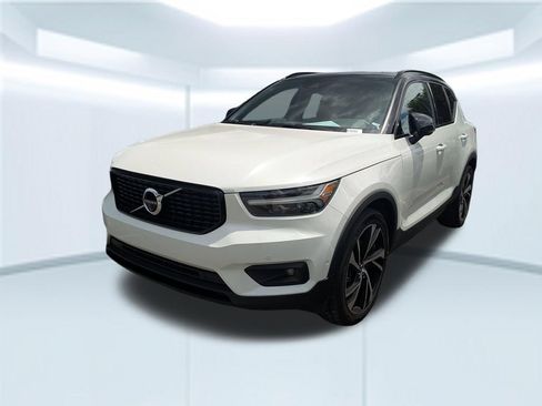Used 2022 Volvo XC40 T5 R-Design w/ Advanced Package AWD/4WD image 1