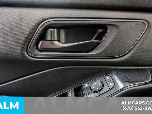 Used 2024 Nissan Rogue S FWD image 49