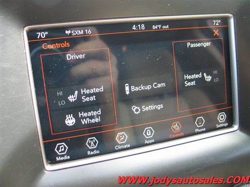 Used 2019 Jeep Grand Cherokee Laredo AWD/4WD image 15