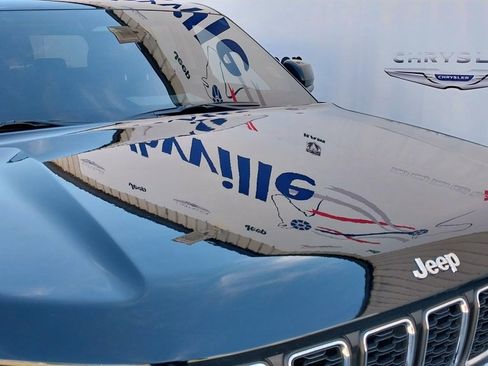 Certified 2023 Jeep Grand Cherokee Laredo image 4