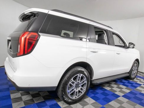 Used 2025 Ford Expedition Active image 5