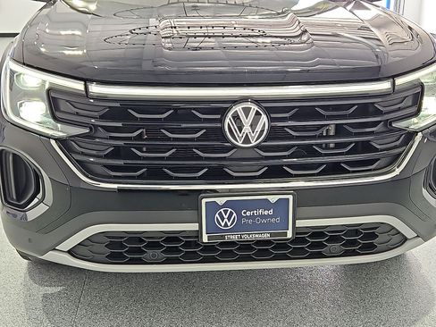 Certified 2024 Volkswagen Atlas Cross Sport SE FWD image 10
