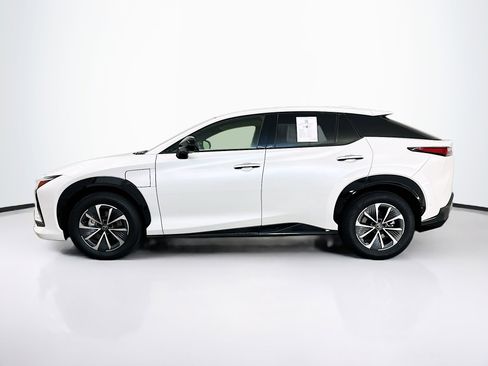 Used 2023 Lexus RZ 450e Premium w/ Technology Package AWD/4WD image 4