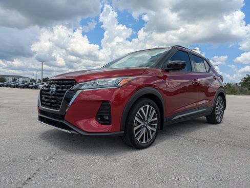 Used 2021 Nissan Kicks SR FWD image 8