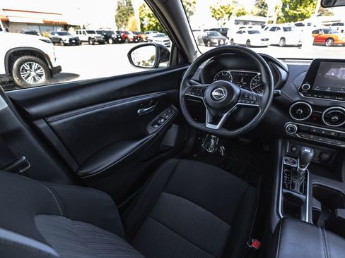Used 2024 Nissan Sentra SV FWD image 22