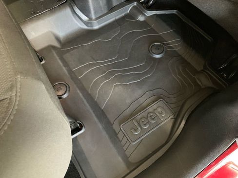 Used 2021 Jeep Wrangler Unlimited Sahara image 25