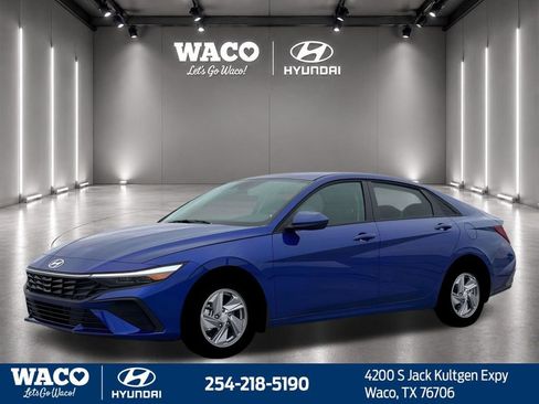 Used 2026 Hyundai Elantra SE w/ Cargo Package FWD image 4