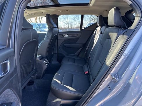 Certified 2025 Volvo XC40 B5 Core image 13