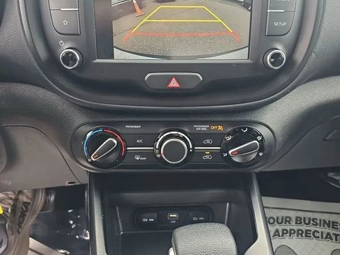 Used 2025 Kia Soul LX w/ LX Technology Package image 15