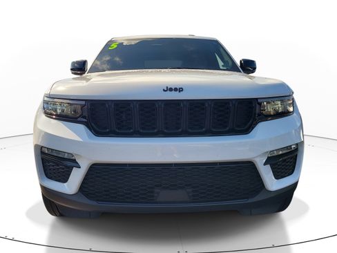 Used 2025 Jeep Grand Cherokee Limited w/ Black Appearance Package RWD image 2
