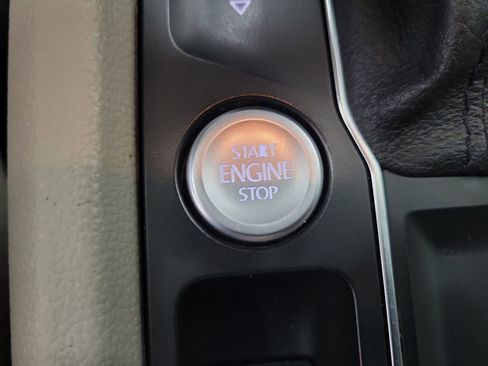 Used 2019 Volkswagen Atlas SE image 31