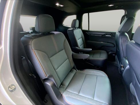 Used 2025 GMC Acadia AT4 w/ Luxury Package AWD/4WD image 20
