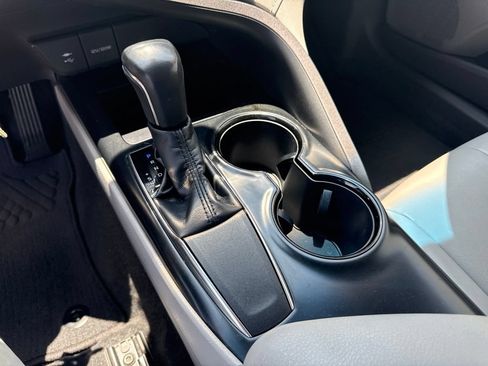Used 2018 Toyota Camry SE FWD image 24