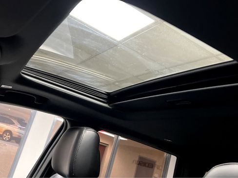 Used 2021 Jeep Grand Cherokee Limited w/ Premium Lighting Group image 10