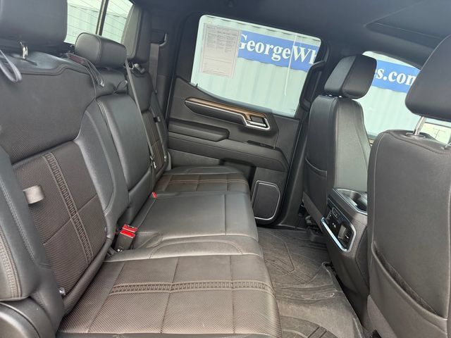 Used 2023 Chevrolet Silverado 1500 High Country w/ High Country Premium Package AWD/4WD image 15