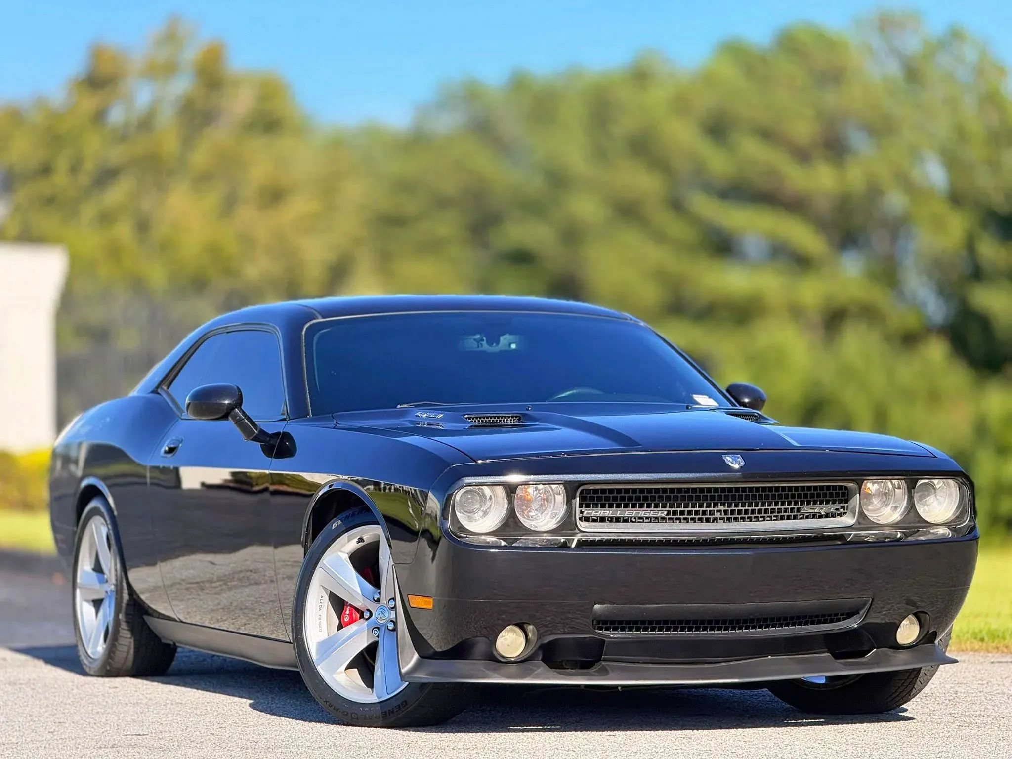 Used 2010 Dodge Challenger SRT8 w/ SRT Option Group II RWD image 4
