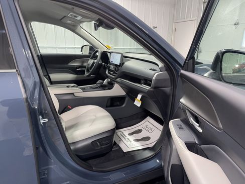 New 2026 Toyota Grand Highlander AWD Hybrid image 10