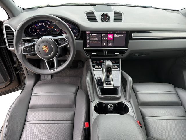 Used 2020 Porsche Cayenne AWD/4WD image 16
