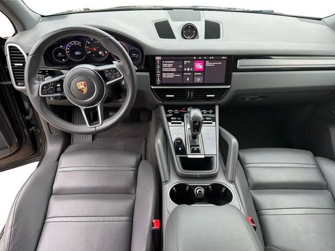 Used 2020 Porsche Cayenne AWD/4WD image 16