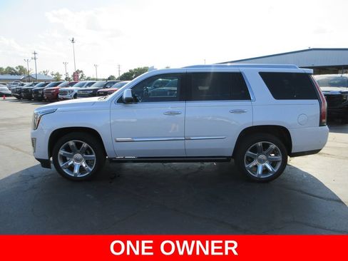 Certified 2019 Cadillac Escalade Premium Luxury AWD/4WD image 10