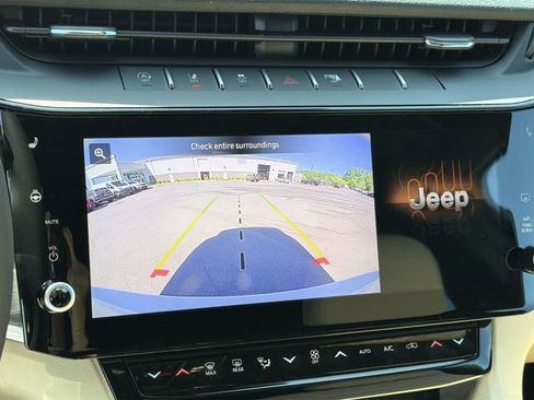 New 2026 Jeep Grand Cherokee L Limited AWD/4WD image 24