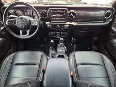 Used 2019 Jeep Wrangler Unlimited Sahara AWD/4WD image 17
