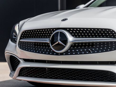 Used 2020 Mercedes-Benz SL 550 image 17