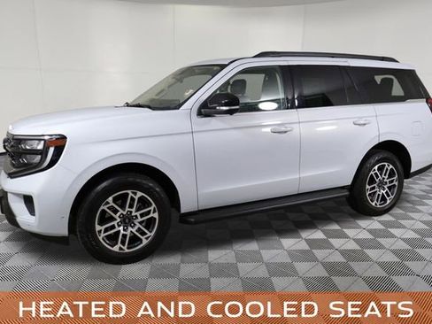 Used 2025 Ford Expedition Active AWD/4WD image 11