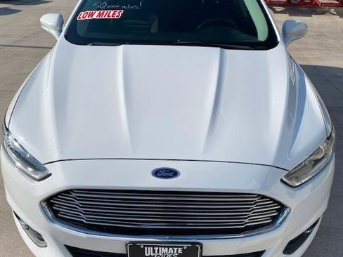 Used 2015 Ford Fusion SE image 4